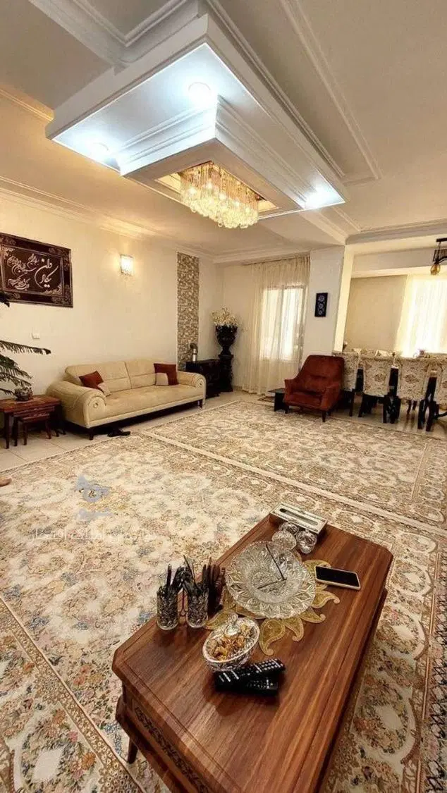 64متری دو خوابه هشتم شرقی
