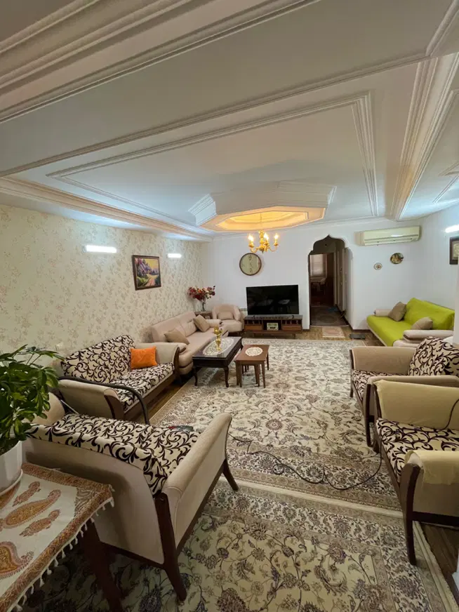 آپارتمان ۹۵ متری خیابان نادر