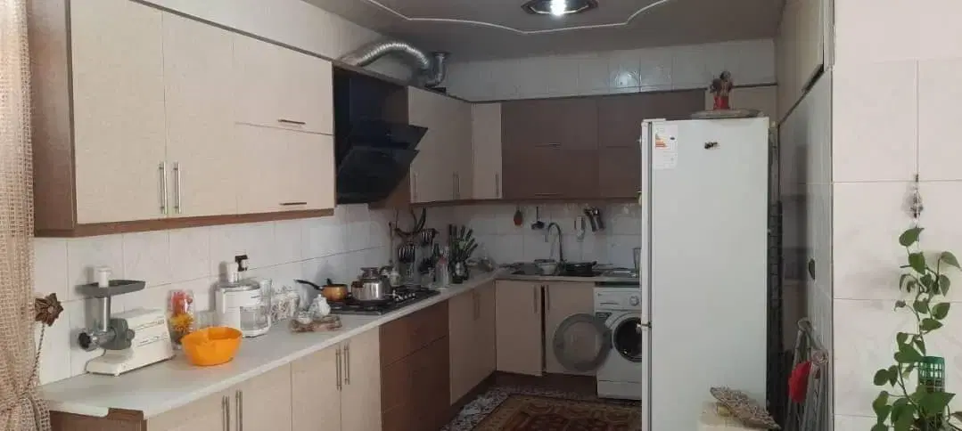 خانه ویلایی ۲۰۰ متری داخل بافت در نجم آباد