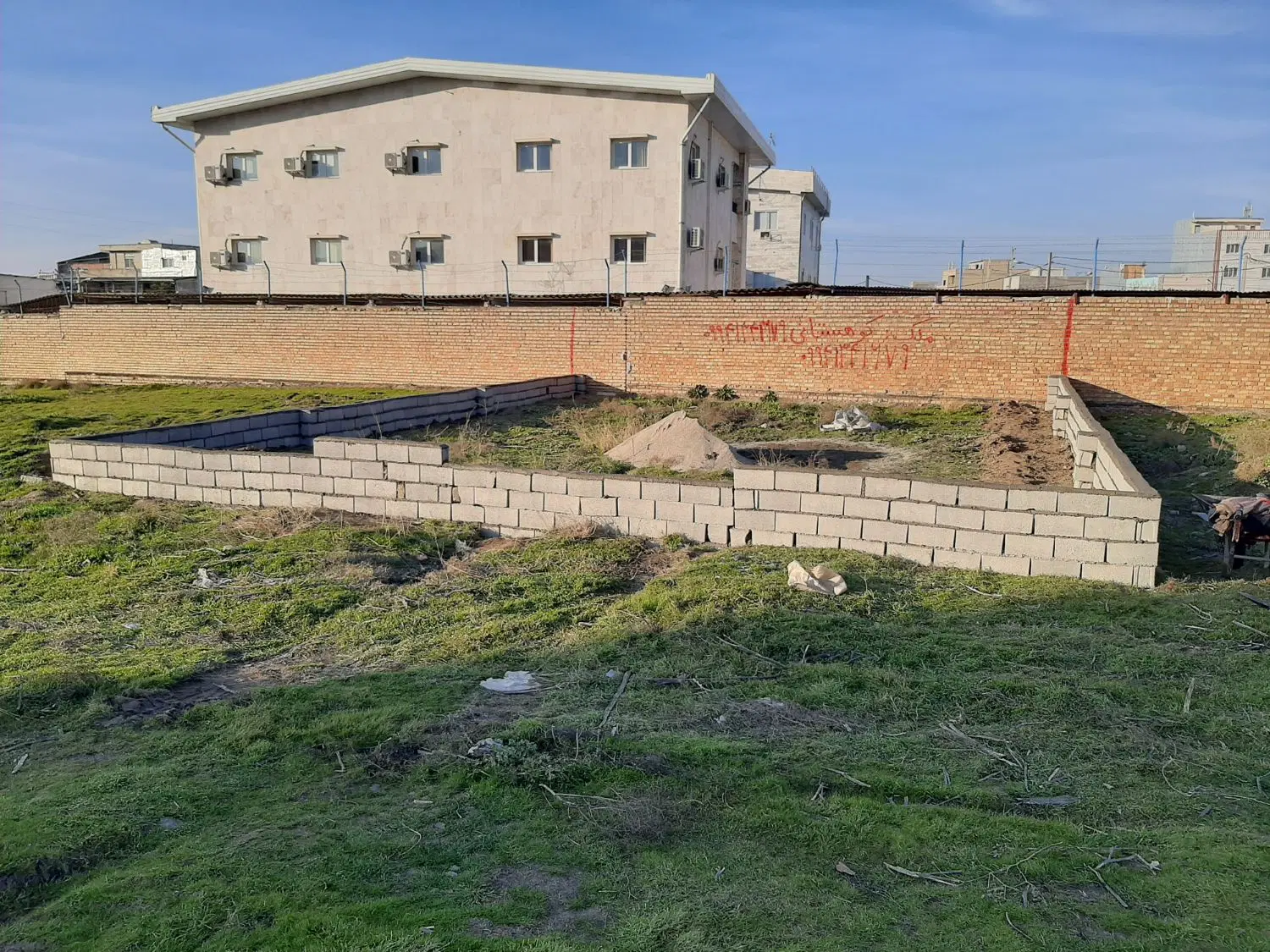 زمین مسکونی   ۱۵۸ متری با بر ۱۱_۵ متر