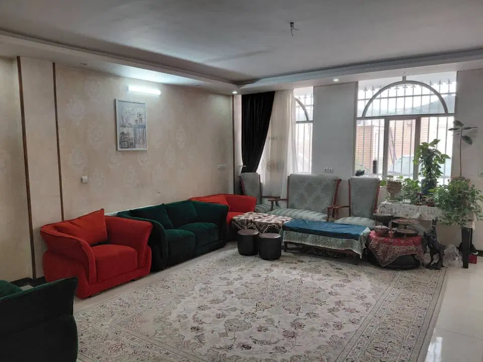 فروش یک باب ساختمان مسکونی دو طبقه