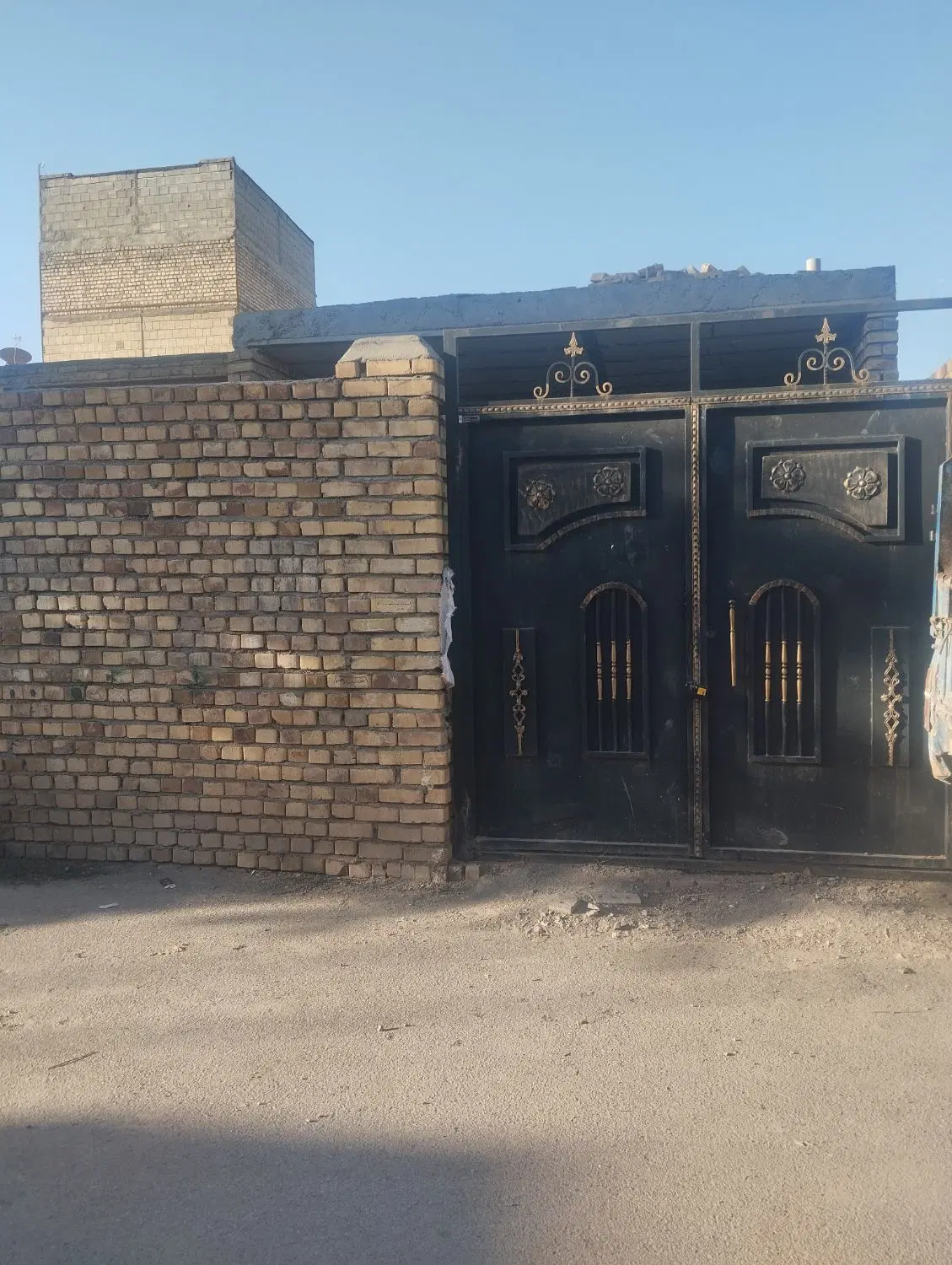 خانه سفتکاری شده به متراژ110متر کوچه8متری