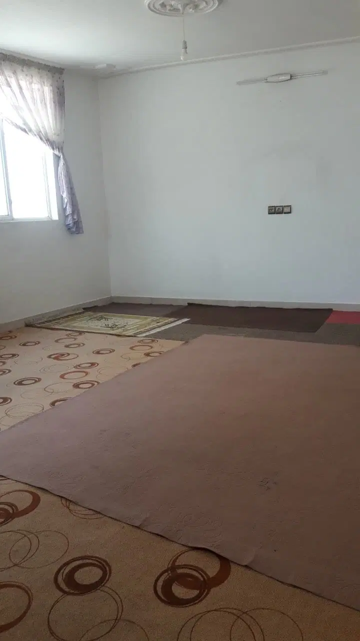 خانه دو طبقه و نیم سی متری فوتبال