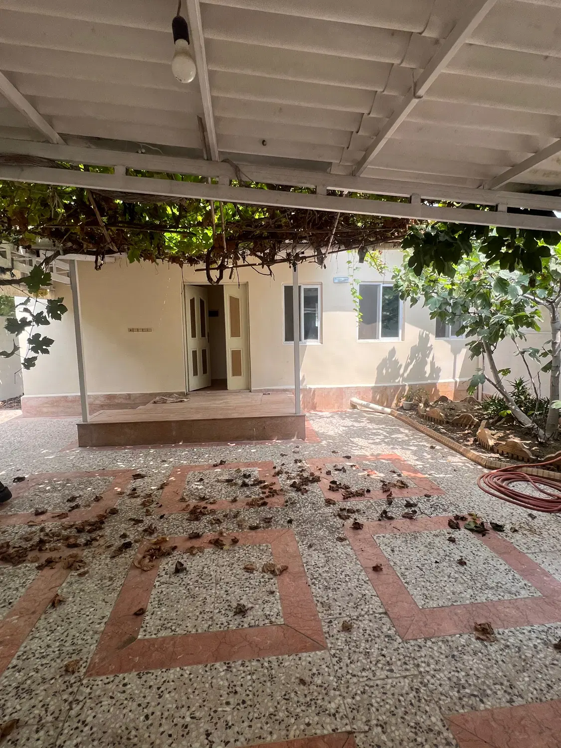 ۲۲۰ متر ویلای خوش ساخت با سند تک برگ
