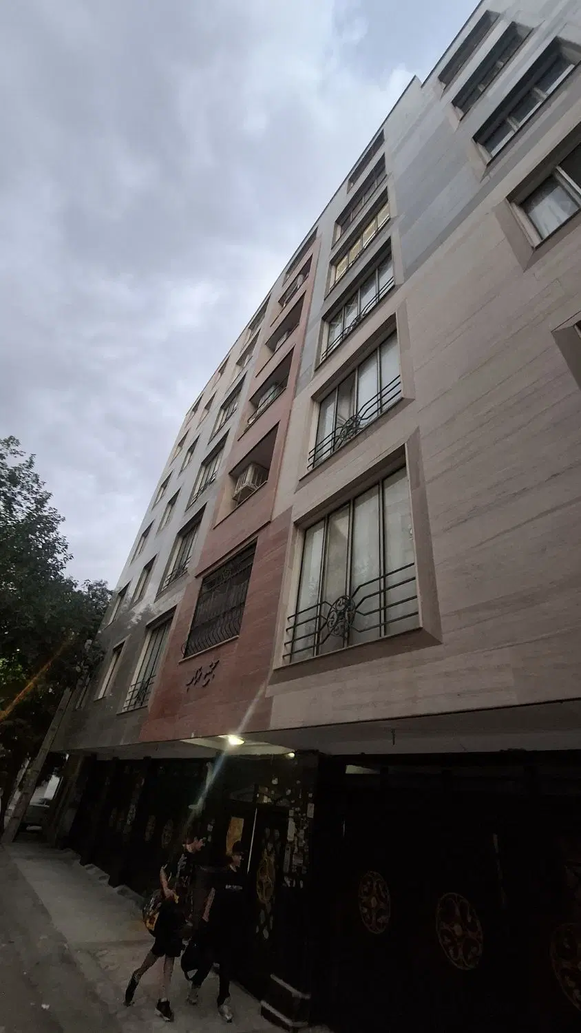 واحد 100 متری_تاپ لوکیشن گذرنامه