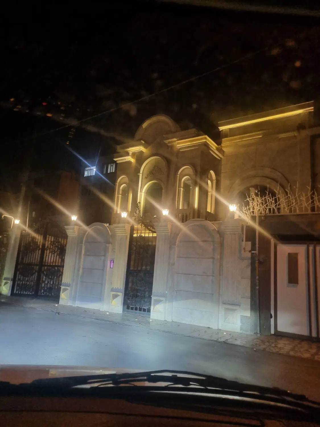 اپارتمان گلدیس خیابان سلمان