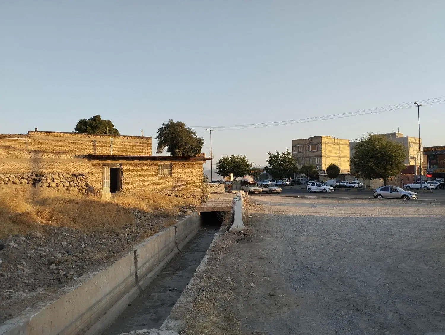 معاوضه و فروش زمین و ملک تجاری