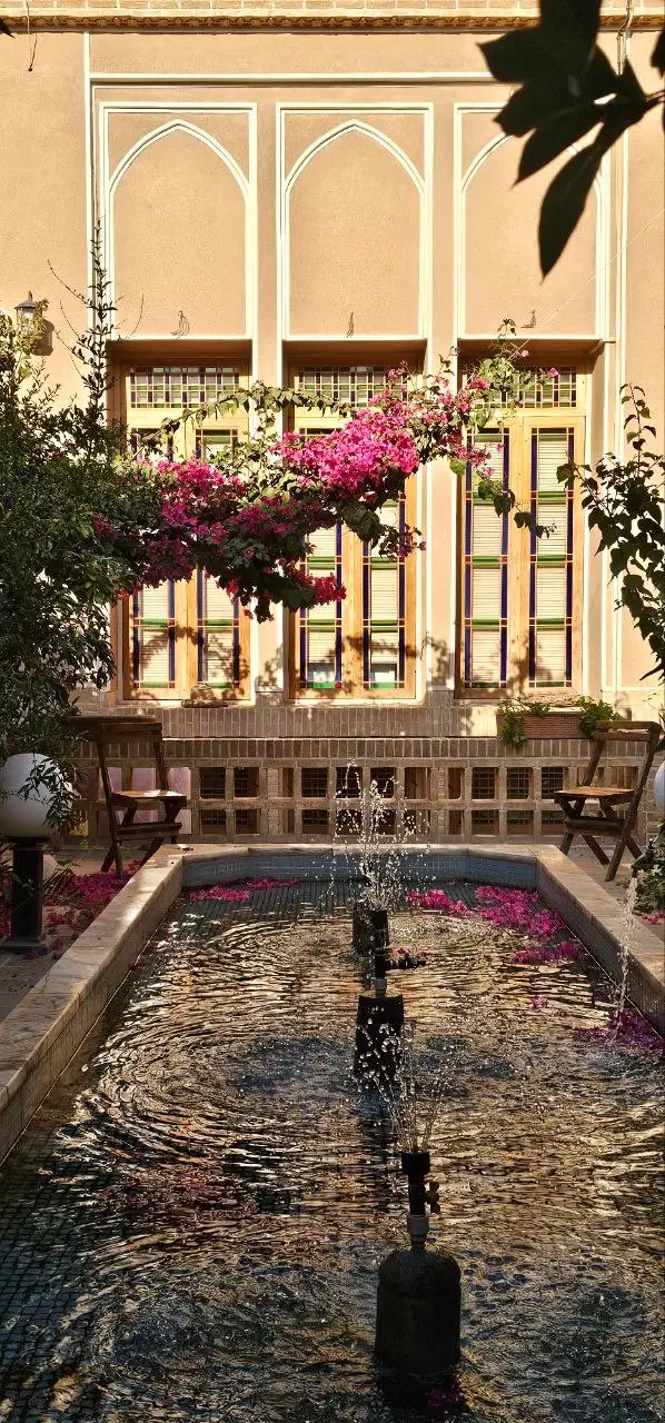 بومگردی خان و بانو