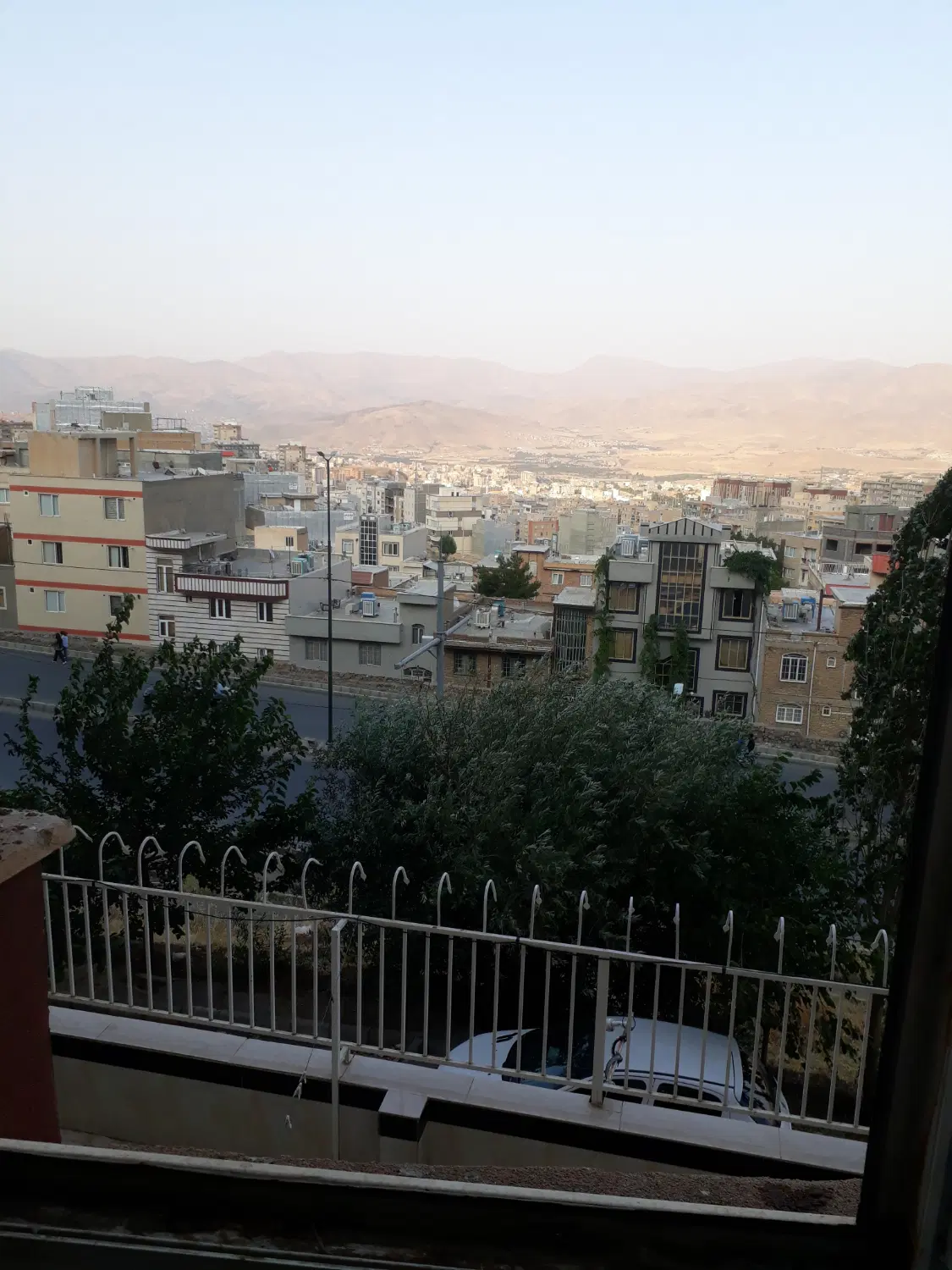 آپارتمان فراز نما اصلی ردیف اول روبه بهاران