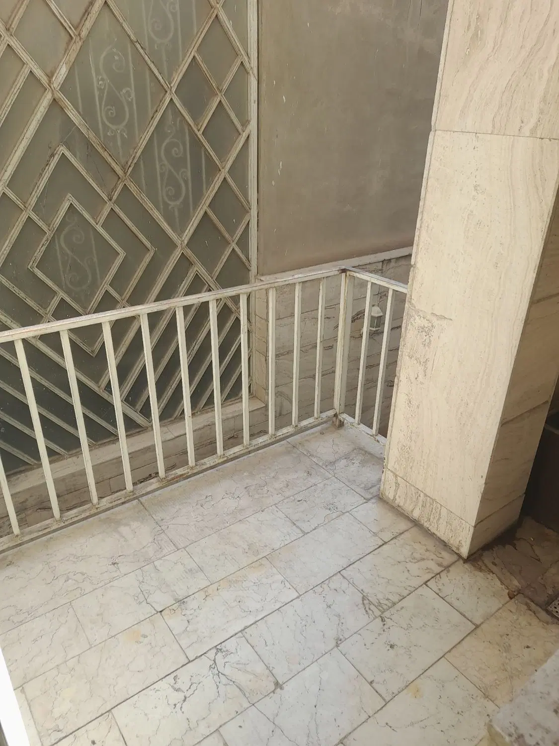 ستارخان کوکب ۹۵ متر دربست