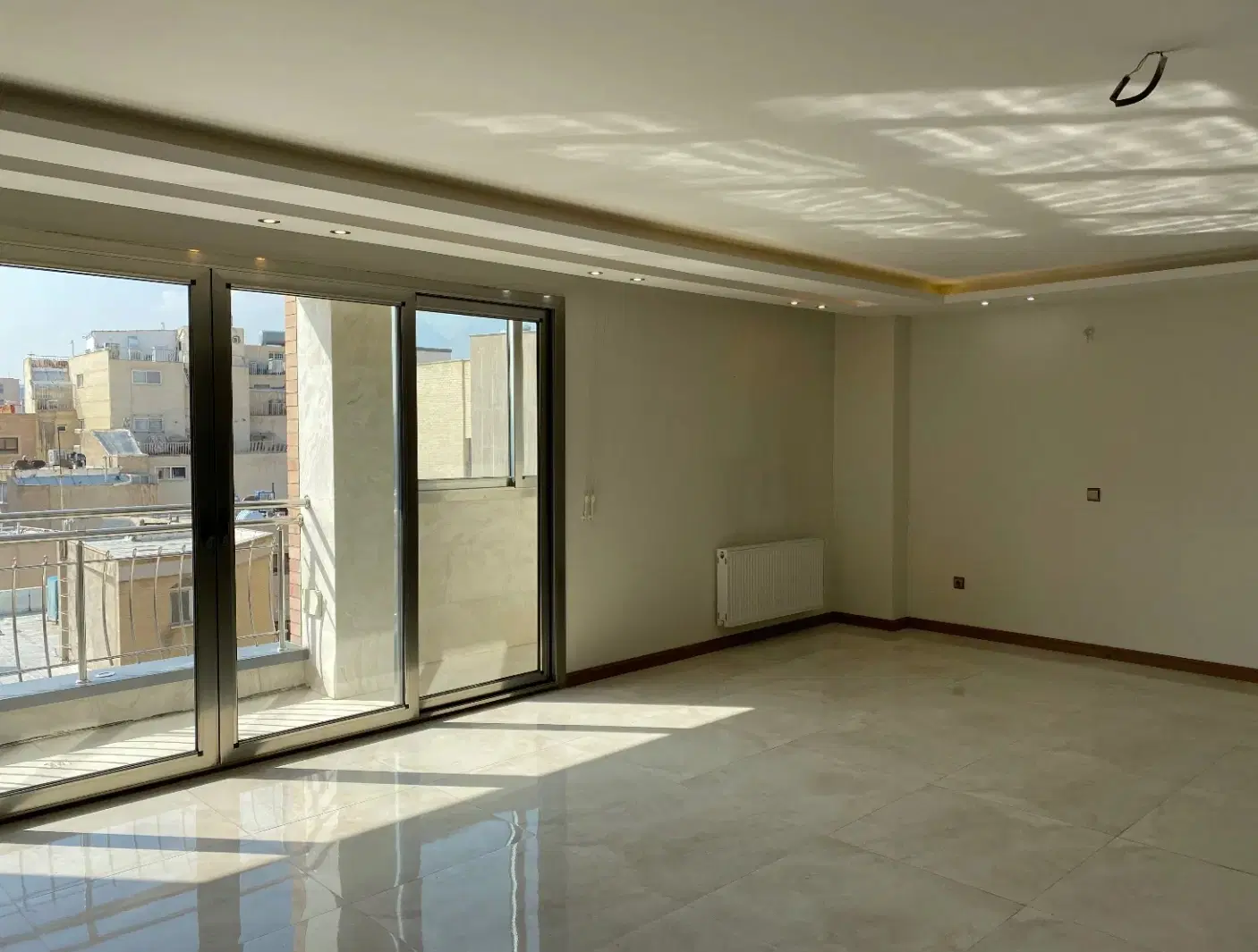 بهشت ۱۸۵ متری چهارباغ بالا