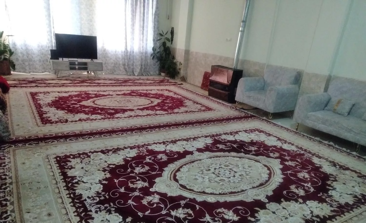 سوییت آپارتمان بسیار تمیز و شیک با تراس  در سمیرم