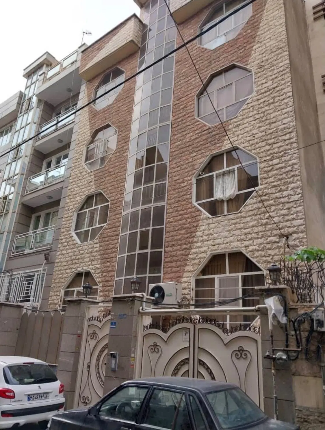 واحد ۴۵ متری پارکینگ سندی غیر مزاحم