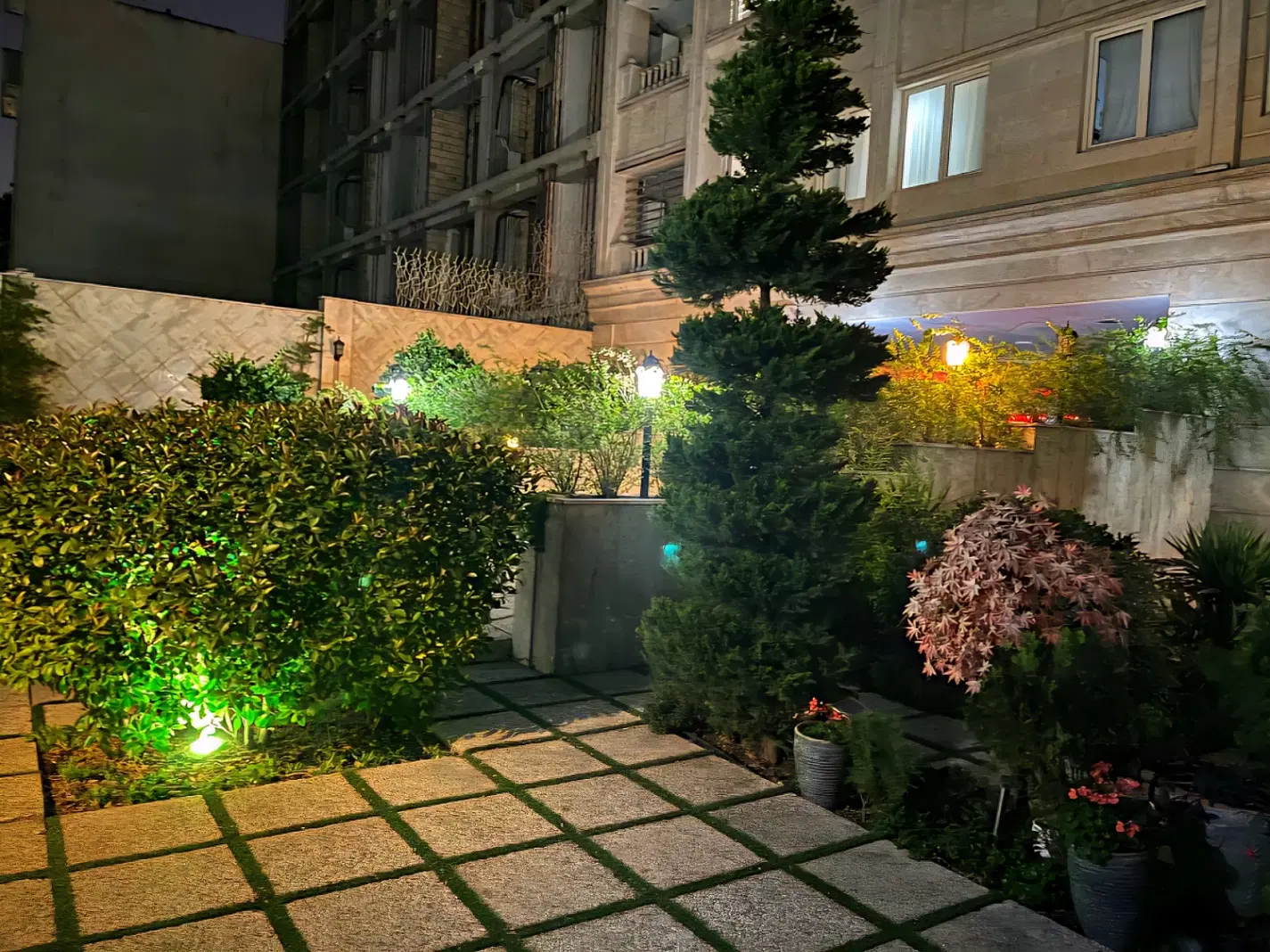 آپارتمان ۱۱۰ متری ۳ خوابه، با دو پارکینگ سندی