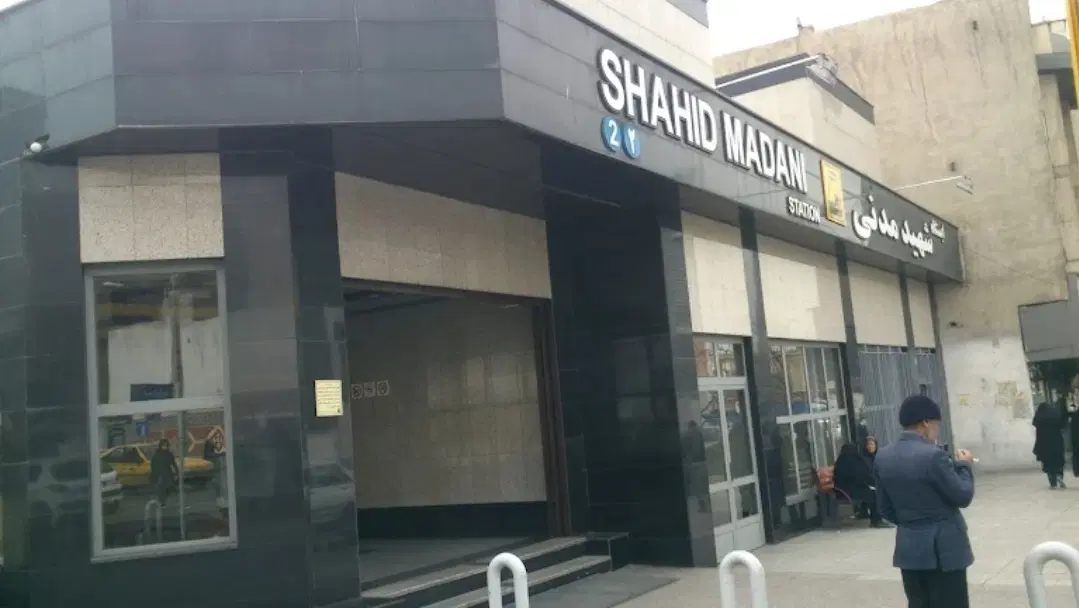 سوئیت مجردی پشت مترو مدنی