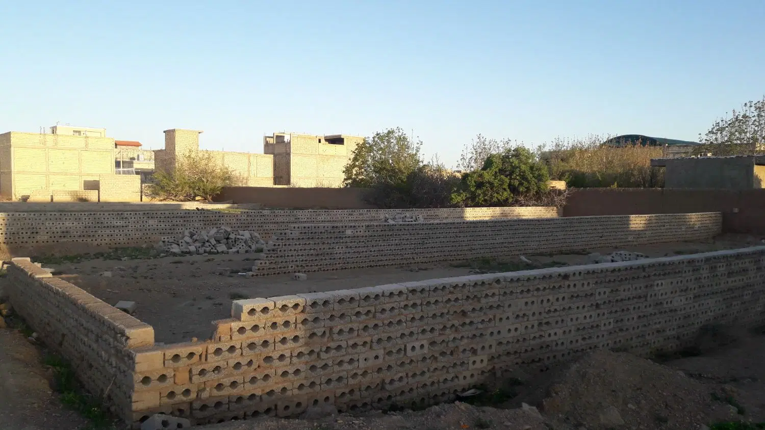 زمین جنوبی ۲۷۵ متری نزدیک پارک لاله