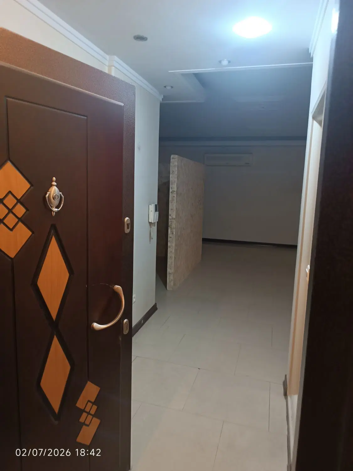 اجاره آپارتمان موقعیت اداری بر خیابان