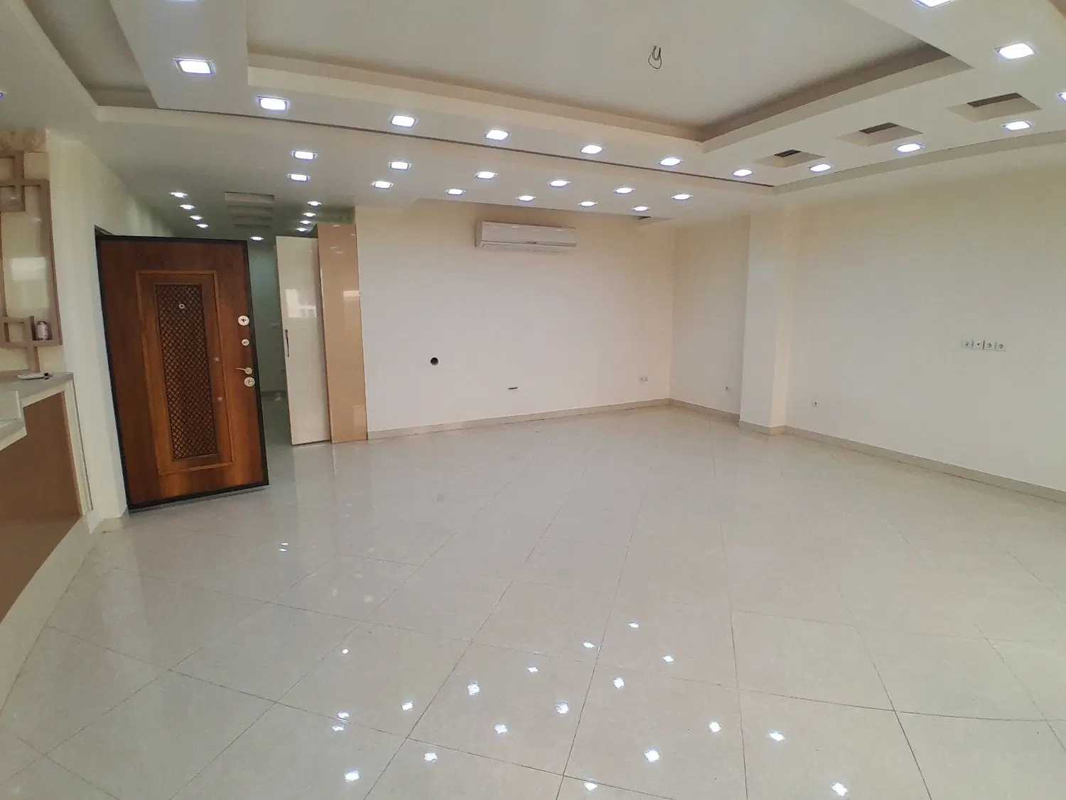 رهن اجاره درب مجزا ۷۵متری مناسب سالن و دفتر کار