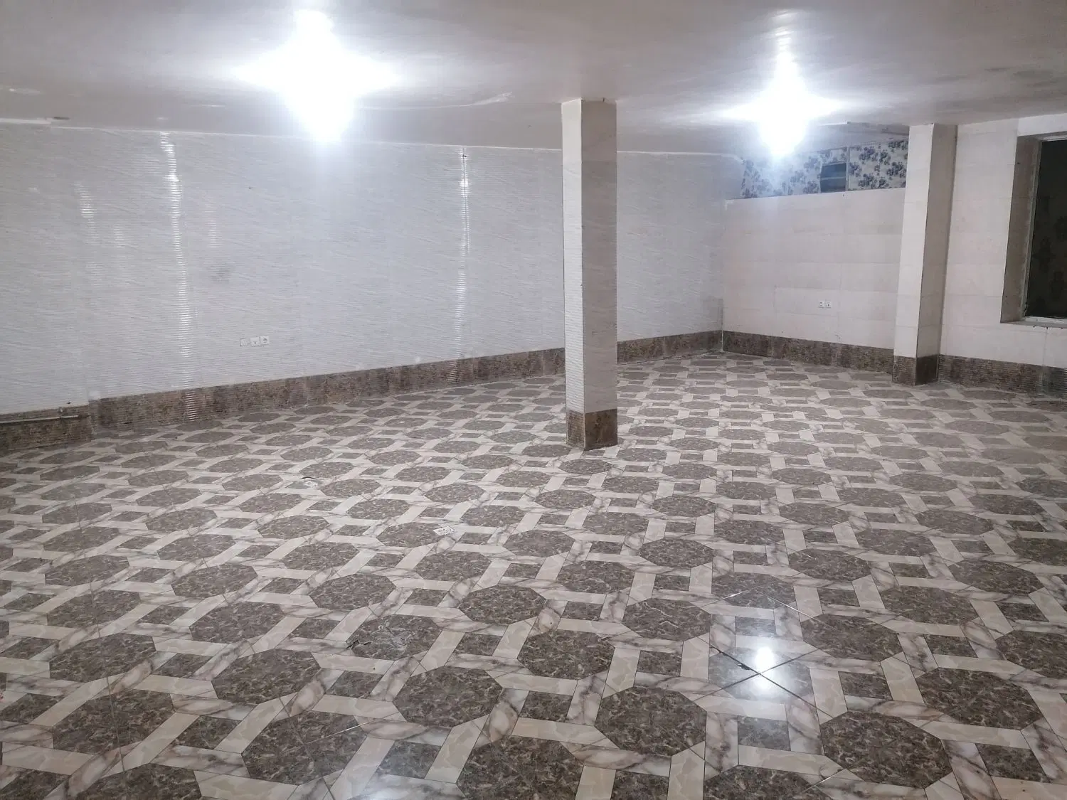 واحد مستقل 183متری برخیابان 32متری