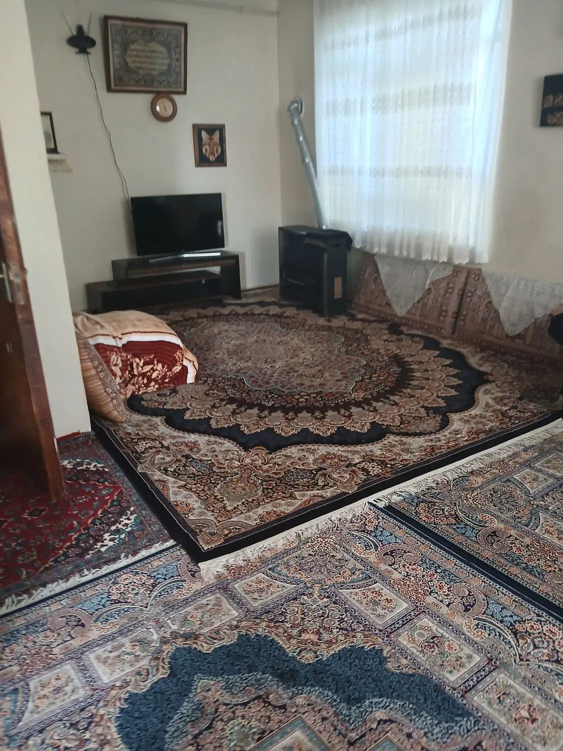 حدود هزار متر زمین با بناه سند دار بر اسالف