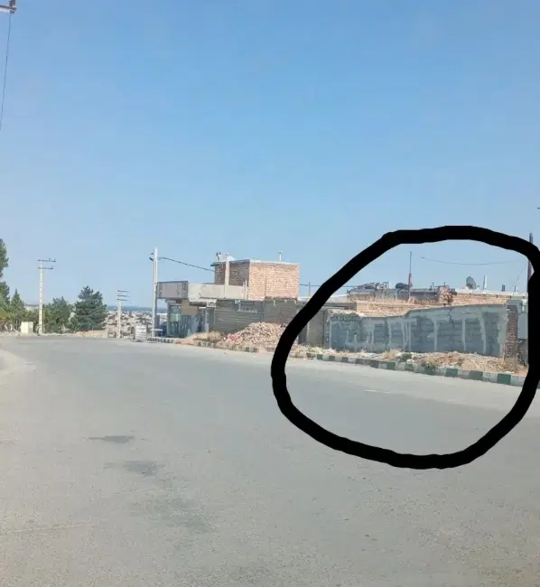 زمین 72 متر