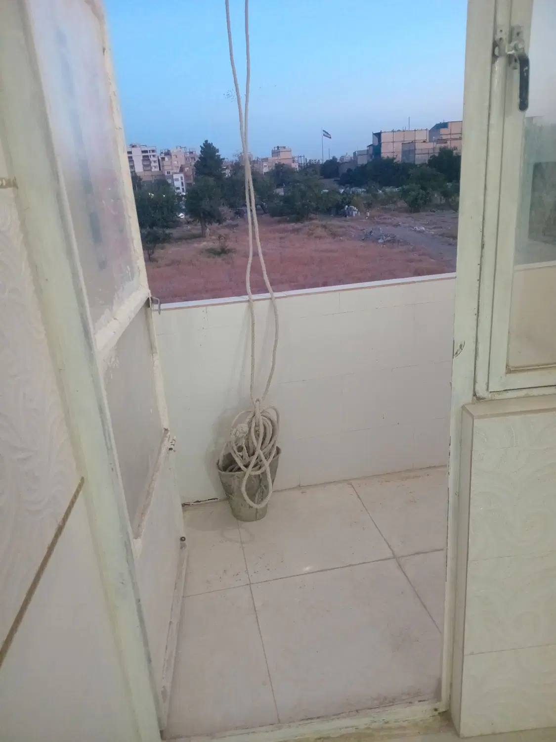 فروش آپارتمان، نظام دوست