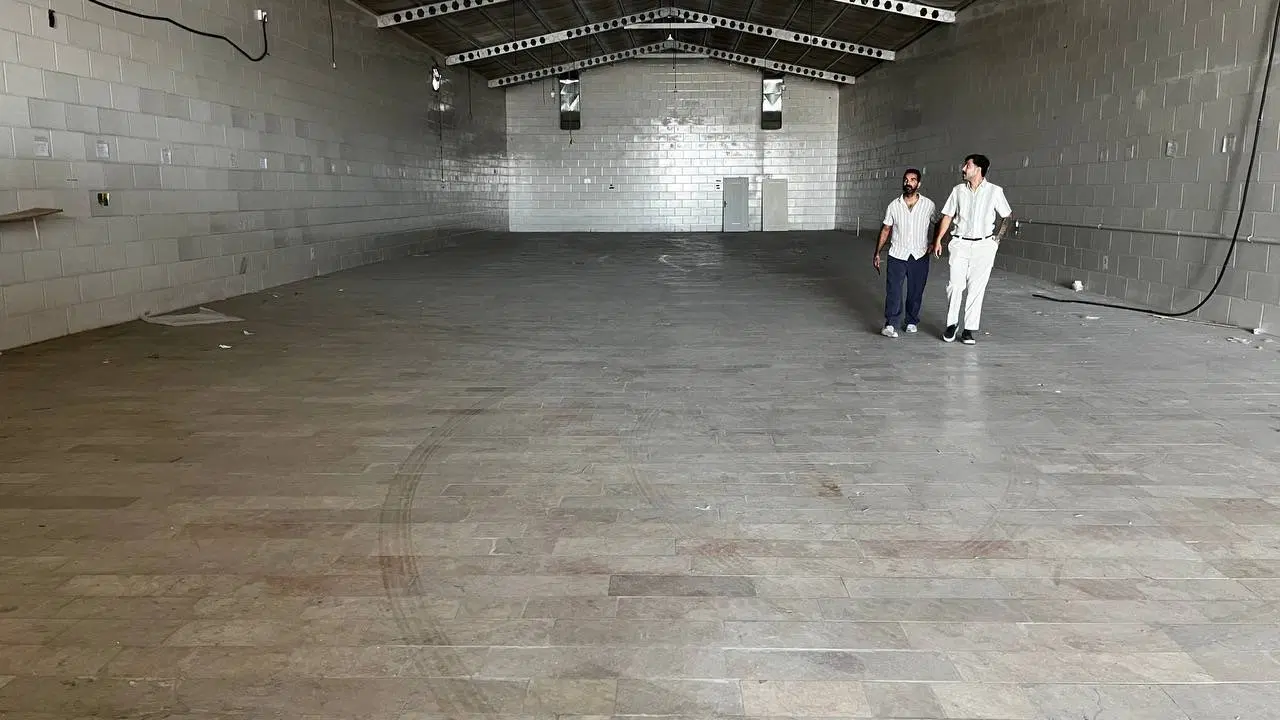 ۴۰۰ متر سالن بهداشتی خیابان جراح آزادی