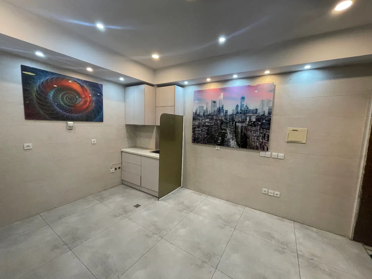 مغازه دو نبش روبروی پارک ملت سایه بورس سکه و صرافی