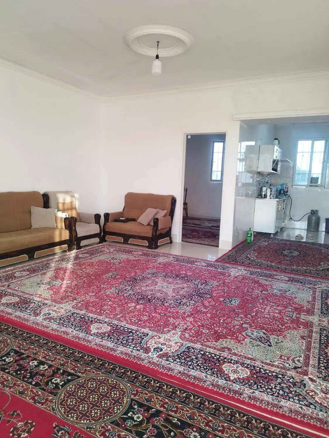 خانه ویلایی ۱۵۰۰ متری حوالی دانش زویار همت اباد