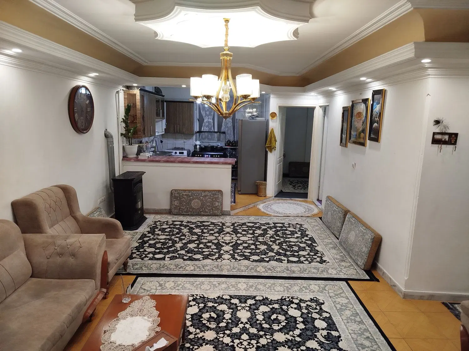 دو  واحد مجزای ، دو خواب ، مجموعا ۲۱۰ متر