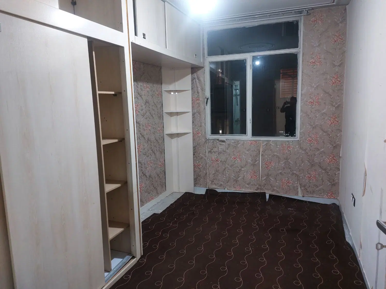 ۵۲ متری با پارکینگ انباری