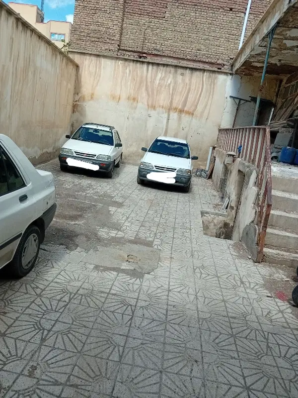 حیاط دونبش