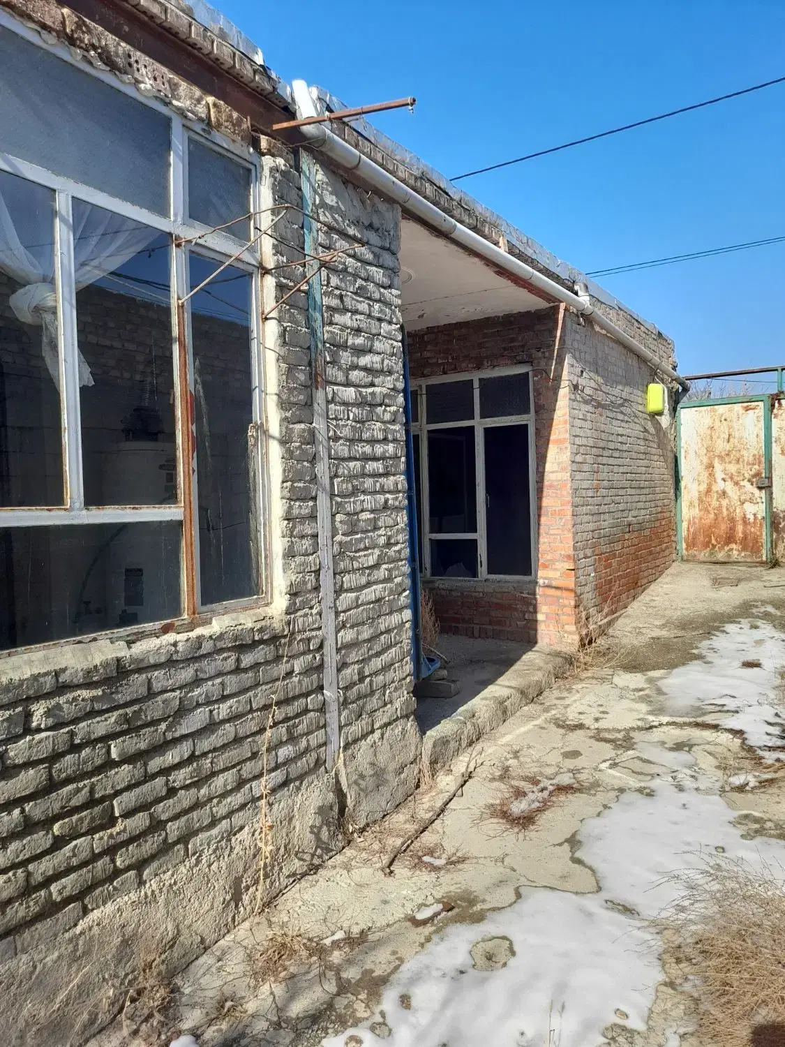 حیاط مسکونی کیلومتر۵جاده سلماس روستای تازکندافشار