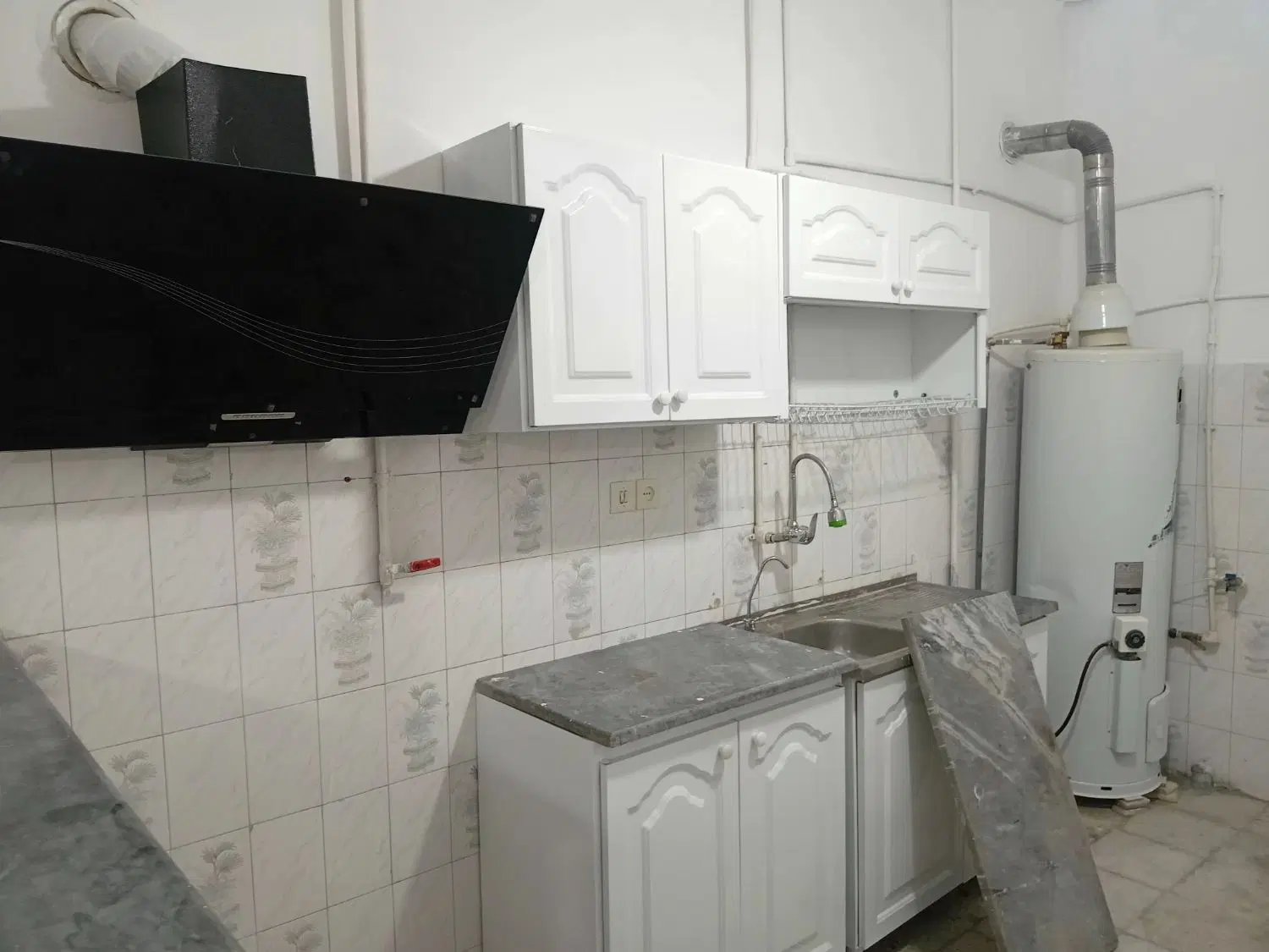 زیر زمین مسکونی تمیز