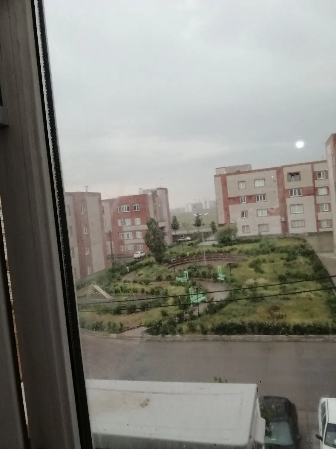 اپارتمان دو خواب. ولیعصر6. هلالی. خوش نقشه