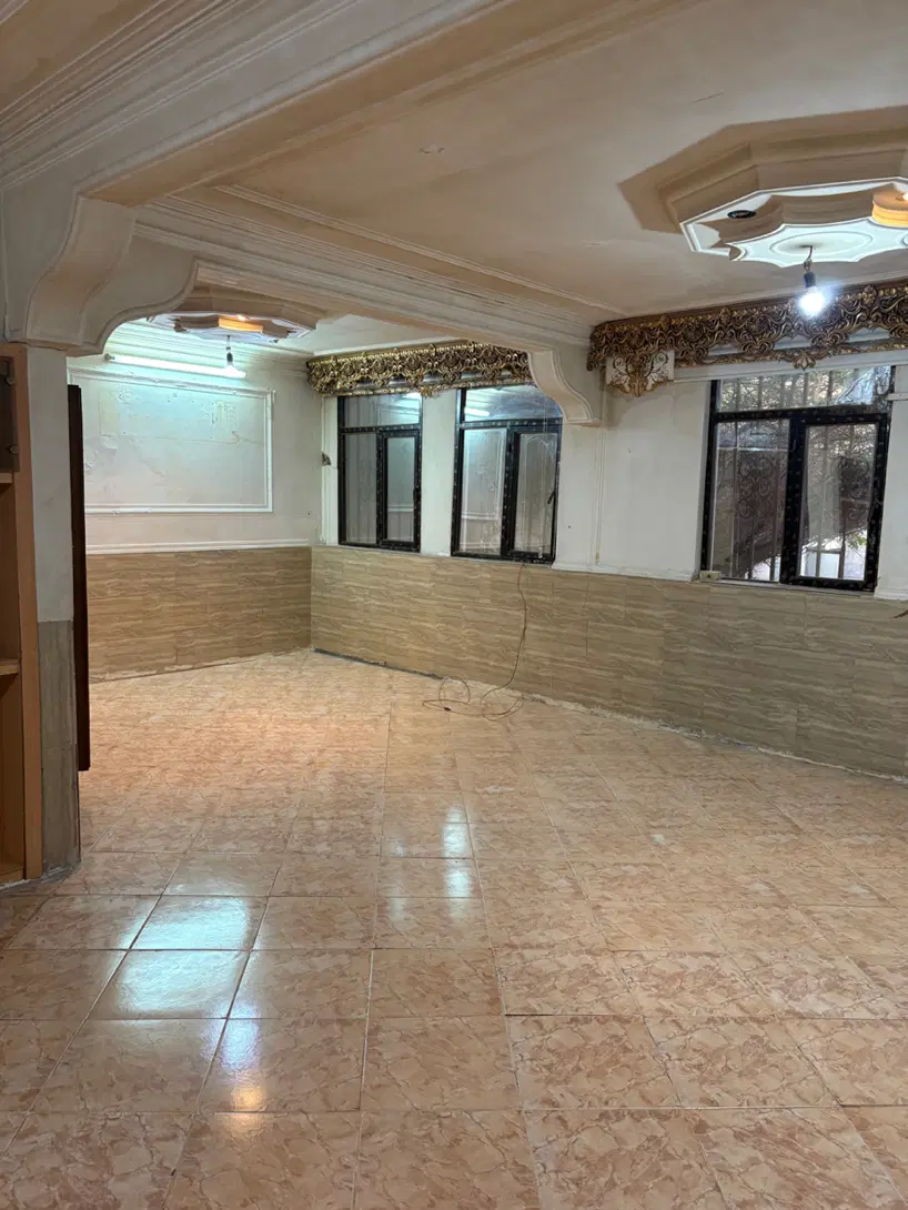 خانه ویلایی ۲۰۰ متر جنوبی  خ بهشتی کوچه ۱۵ شرقی