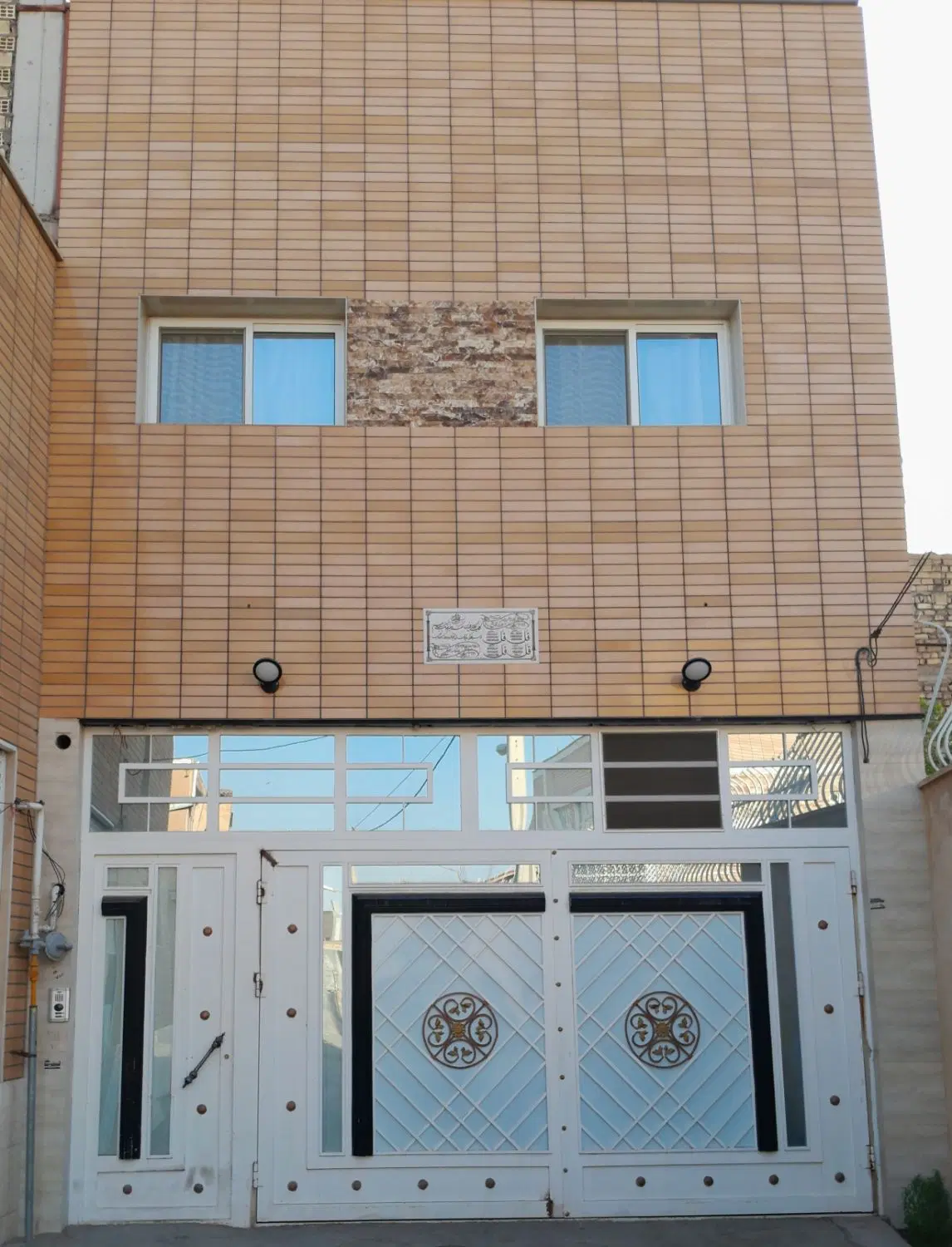 منزل مسکونی دو طبقه چمگردان