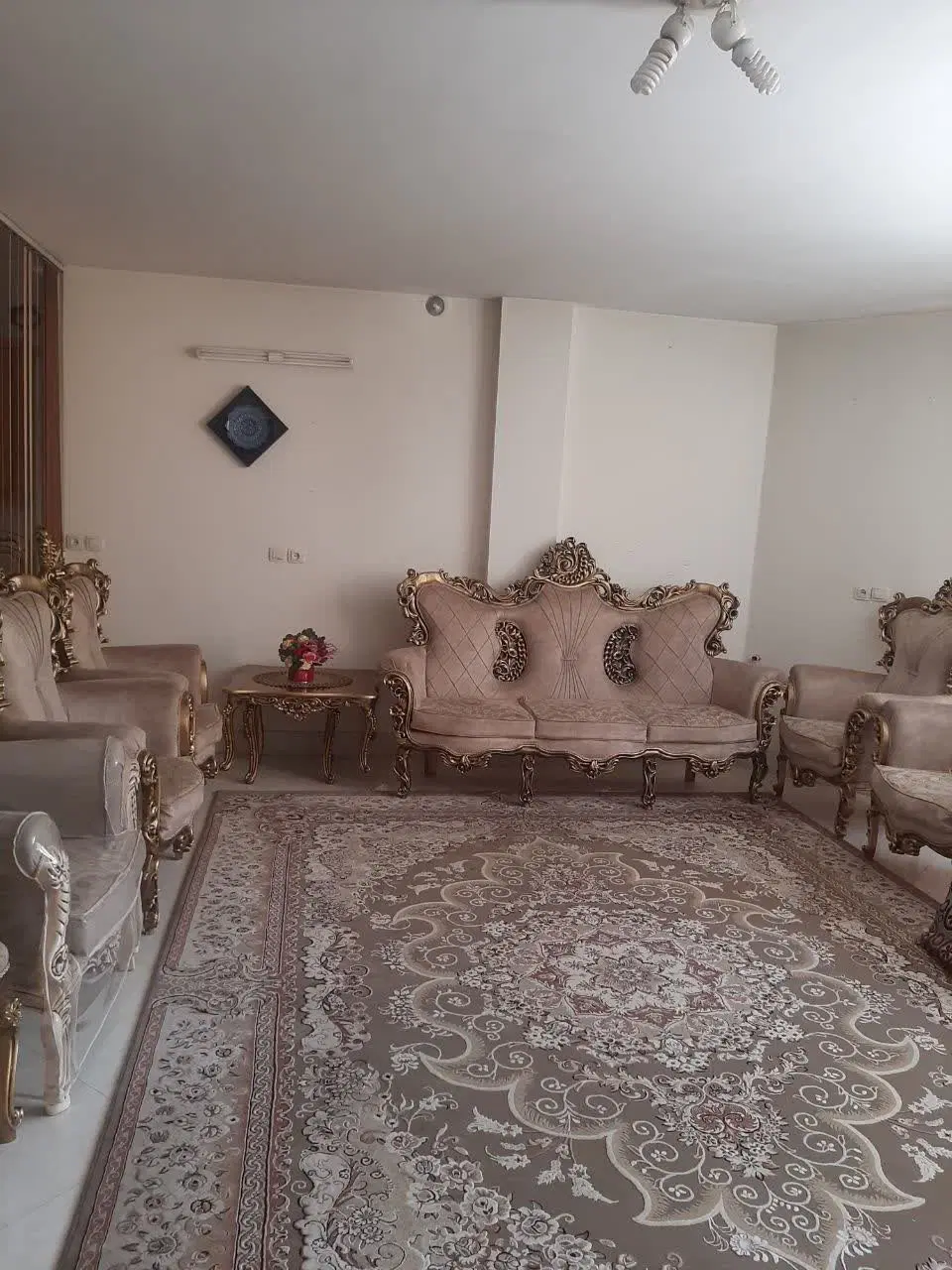 73متر 1خواب همکف حیاط در اختیار