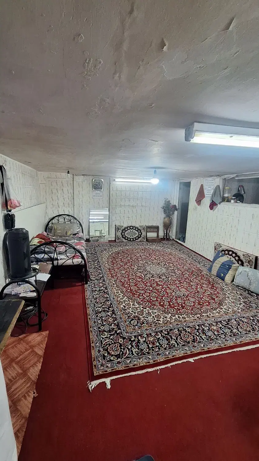 زیر زمین  مسکونی و انبار.. حاشیه اصلی نسترن رهن و