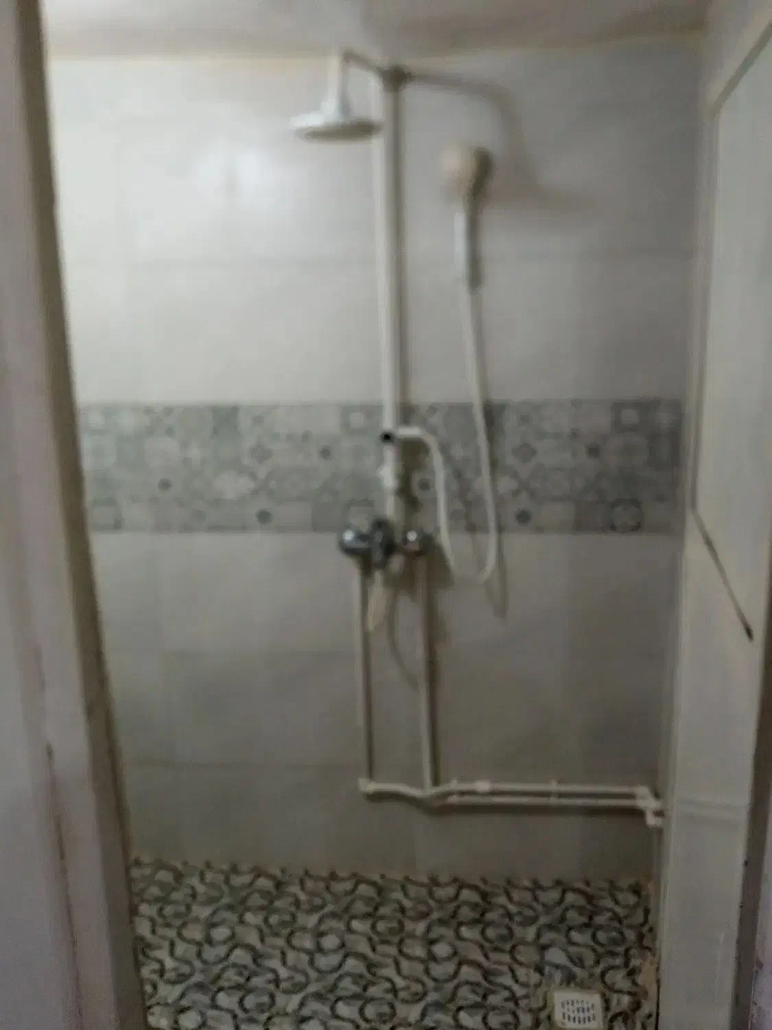 حیاط دربستی در مارالان  همون زور اباد