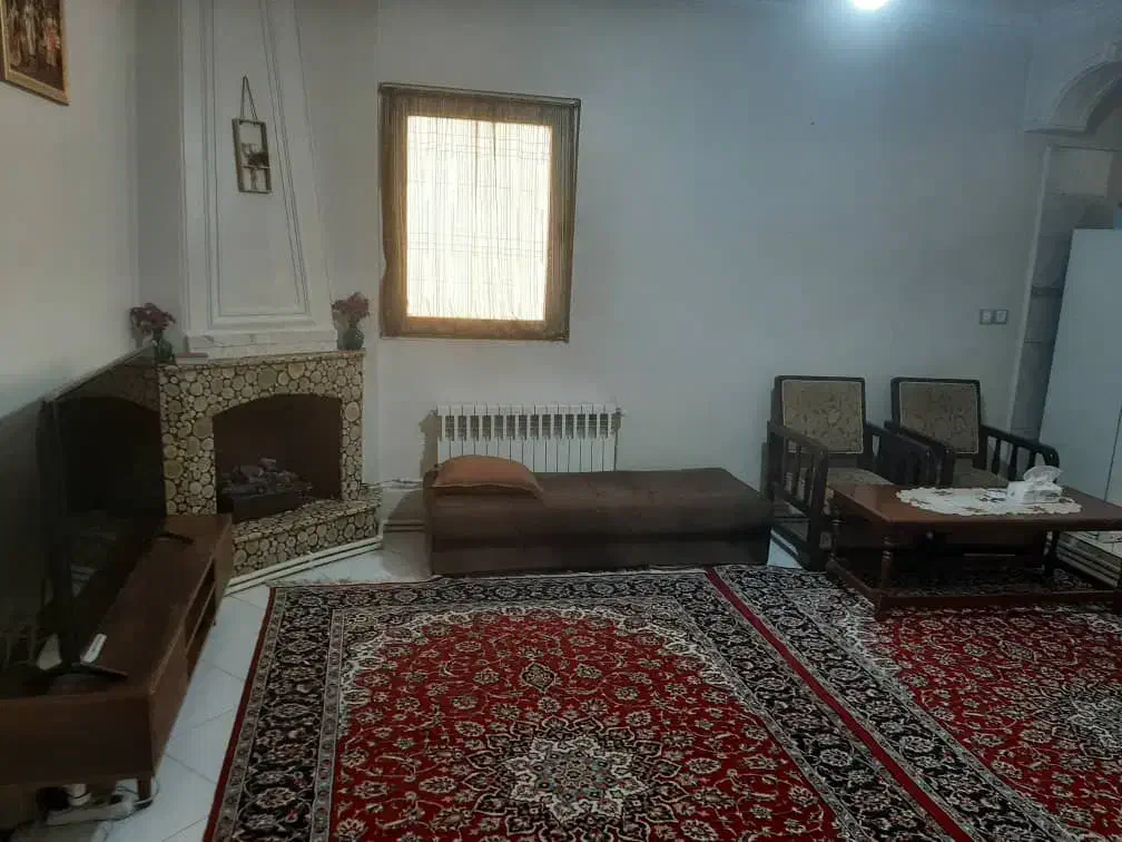 همخونه، هم خونه، همخانه هم خانه