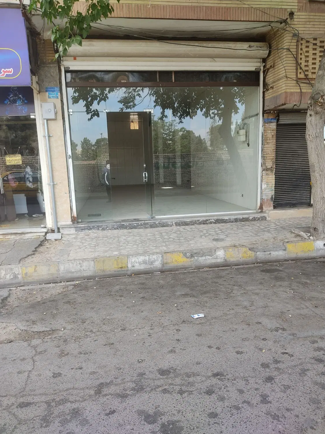 مغازه 85 متری خیابان طالقانی نزدیک امام خمینی