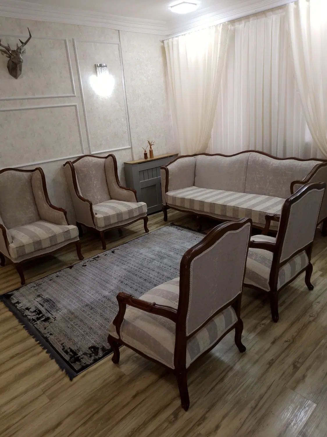 آپارتمان طبقه اول لاکانی .کوچه مانی.سند دار