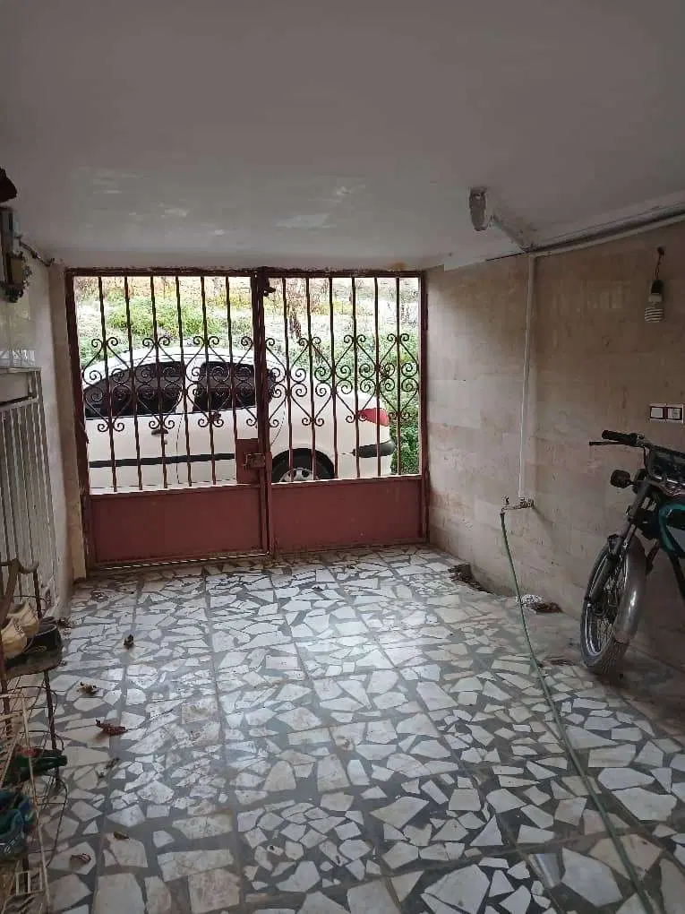 دو طبقه خانه در چلاو
