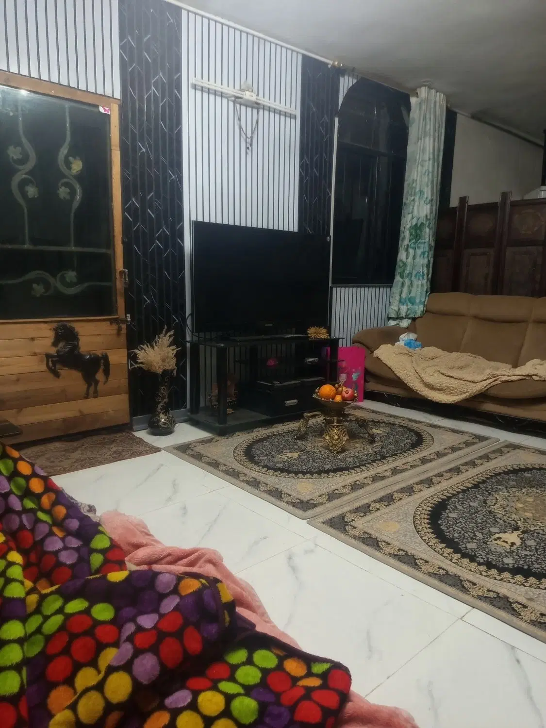 60 متر زیر بنا بدون اتاق خواب