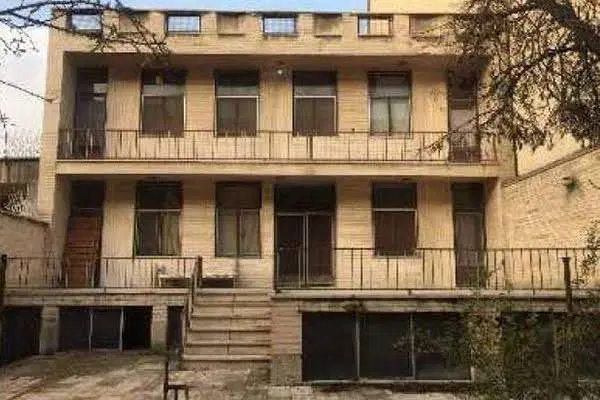 ویلایی در موقعیت تجاری بری اصلی کیانپارس(2200متری)