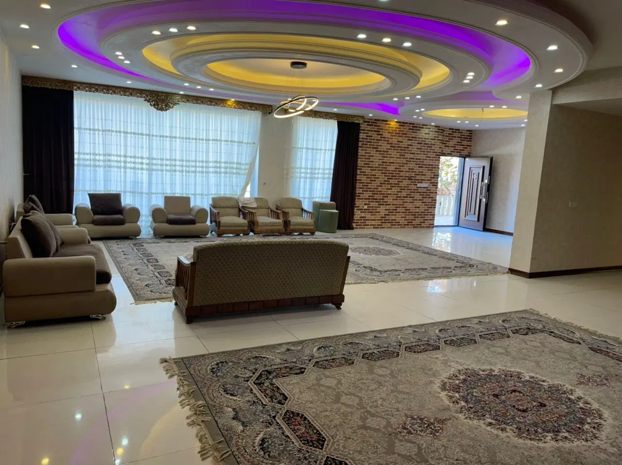 ۳خواب ۱۸۰متری حیاط دار (املاک بخشی)