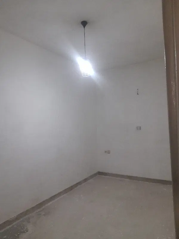 رهن و اجاره خانه ۸۰ متری با ۱۶ متر حیاط راه جدا