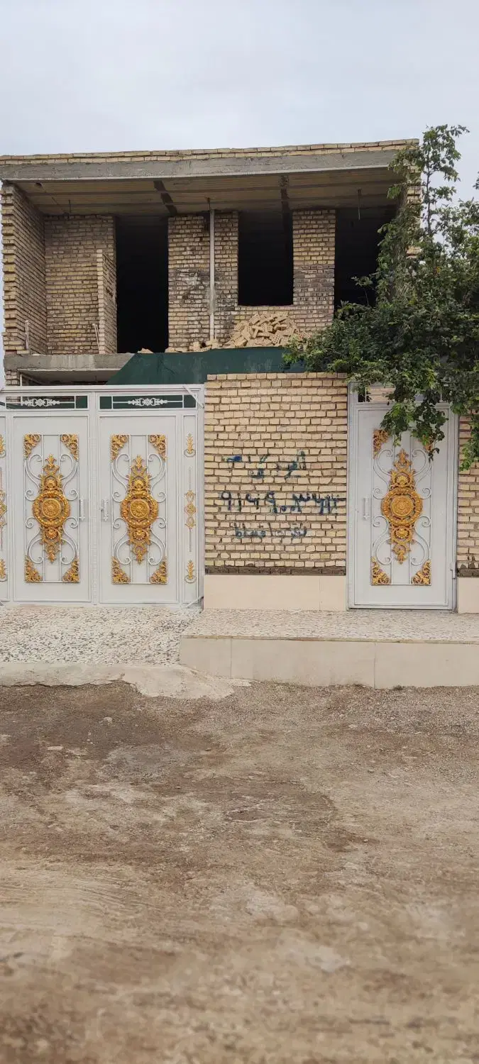 منزل دو طبقه در عین دو
