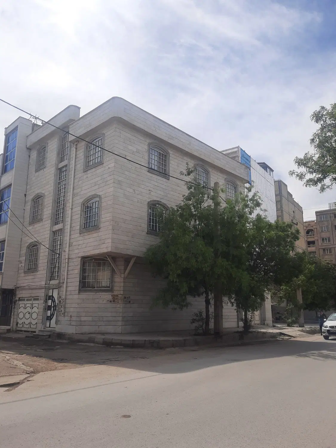 ویلایی ۳ طبقه، سه بر، بر خیابان فرهنگیان فاز ۲